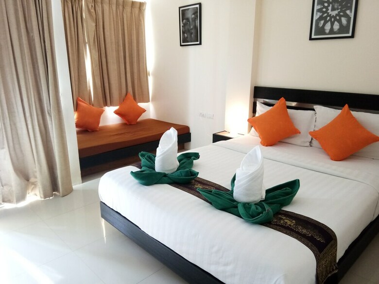 Hotel Seacono Patong Beach Front