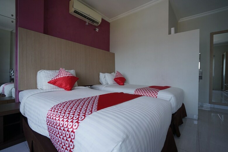 Hostal Oyo 1328 Hotel City