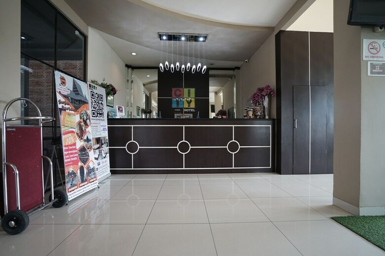 Hostal Oyo 1328 Hotel City