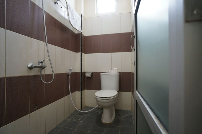 Hostal Oyo 1328 Hotel City