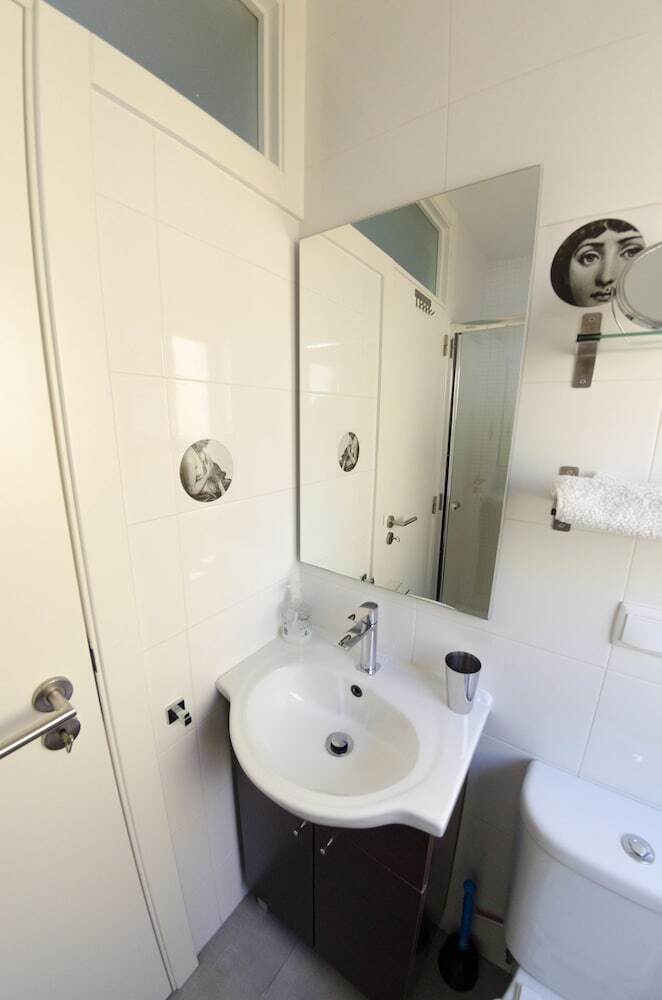 Lovely Apartment In Typical Lisbon