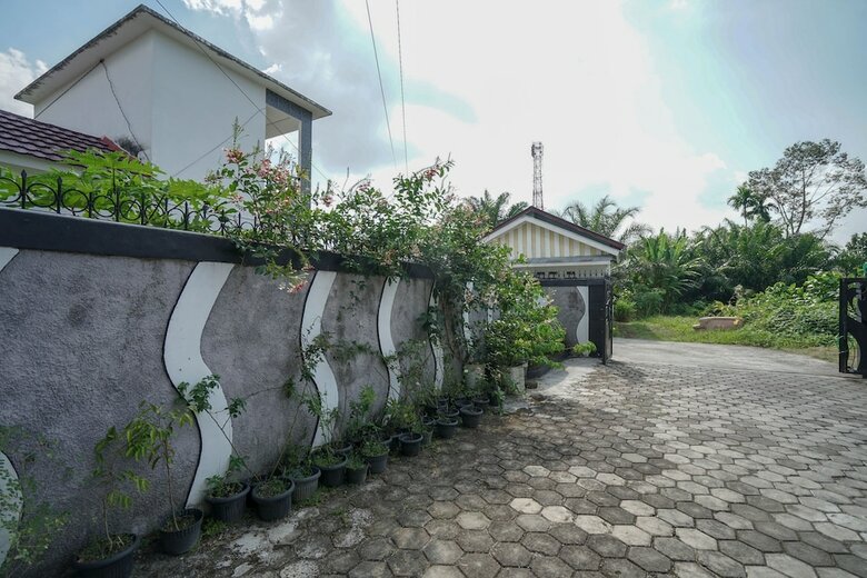Hostal Oyo 1266 Green Palm Kostel Syariah