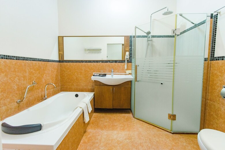 Hotel The Park - Silang