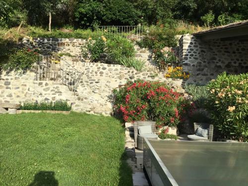 Hostal Le Pressoir De P�p� Emilien