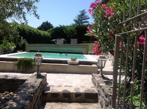 Hostal Le Pressoir De P�p� Emilien