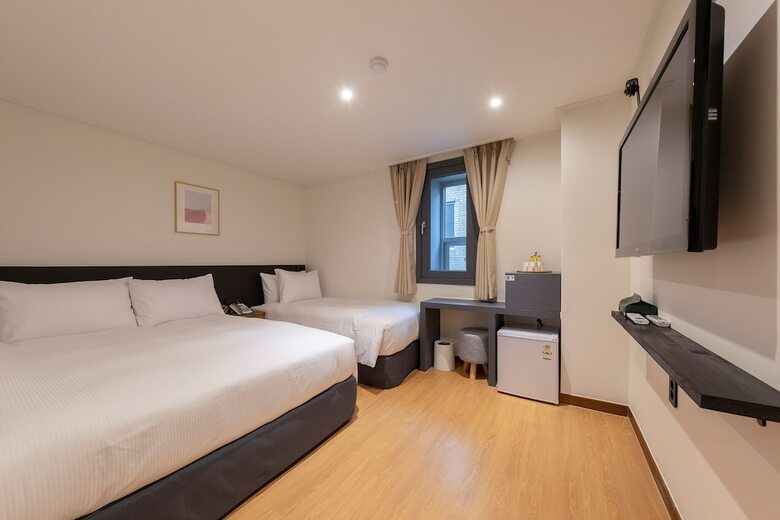 First Stay Hotel Eagle Owl