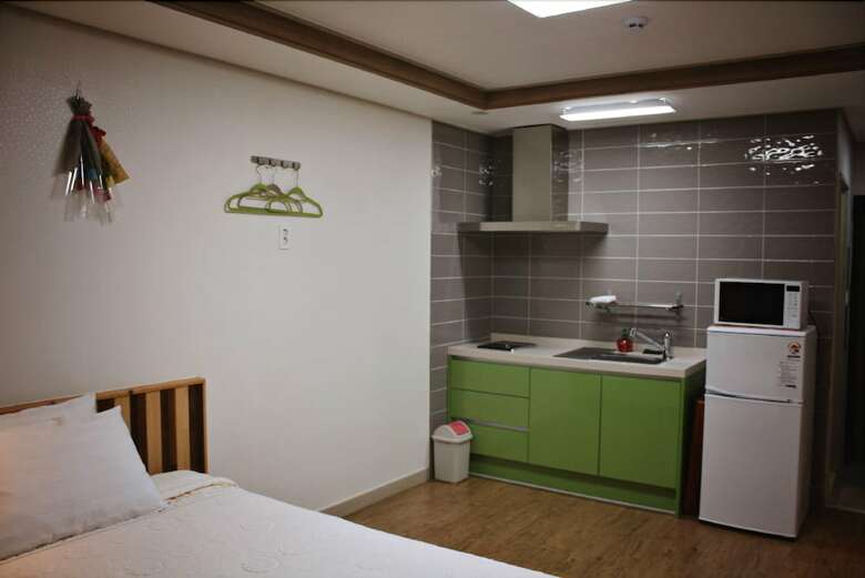 Airport Road Pension Jeju