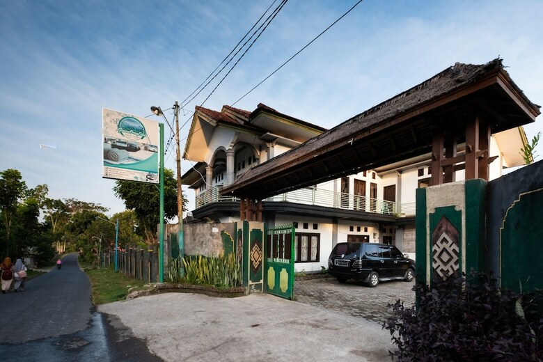 Hotel Oyo 1320 Green Orry Inn