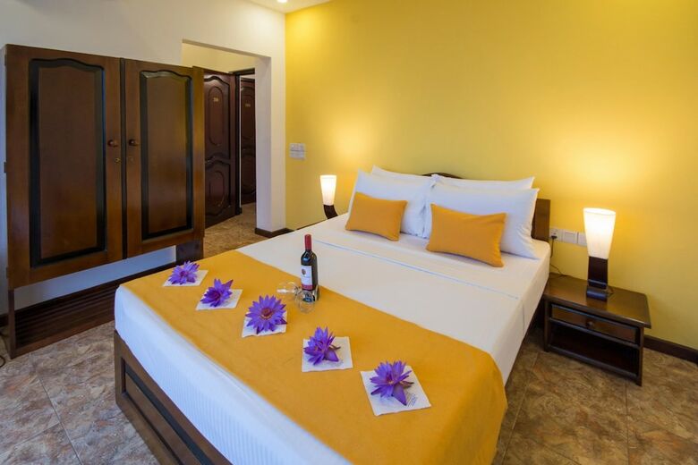 Hotel Ceyloni Panorama Resort