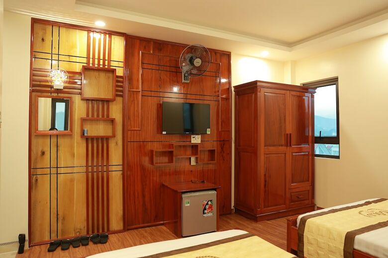 Gold Hotel