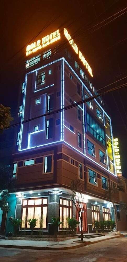 Gold Hotel