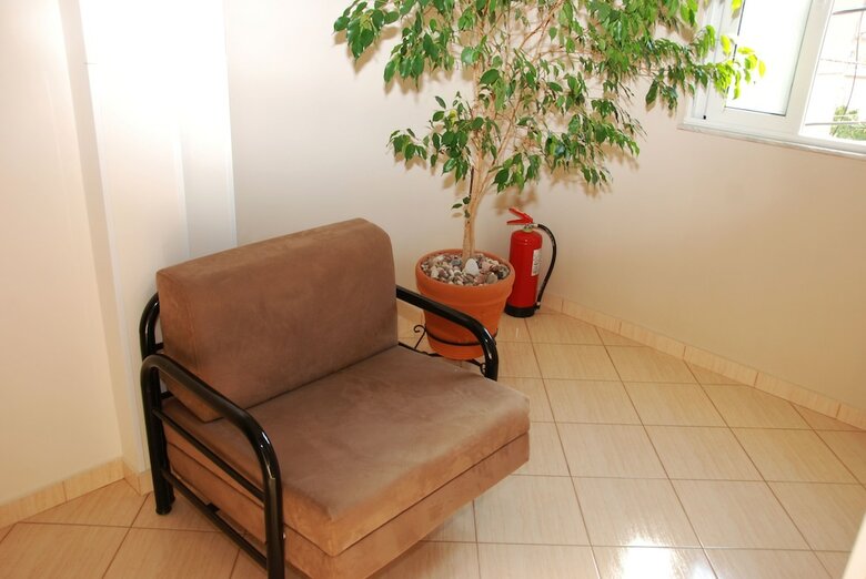 Elidon Apartments