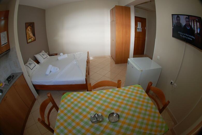 Elidon Apartments