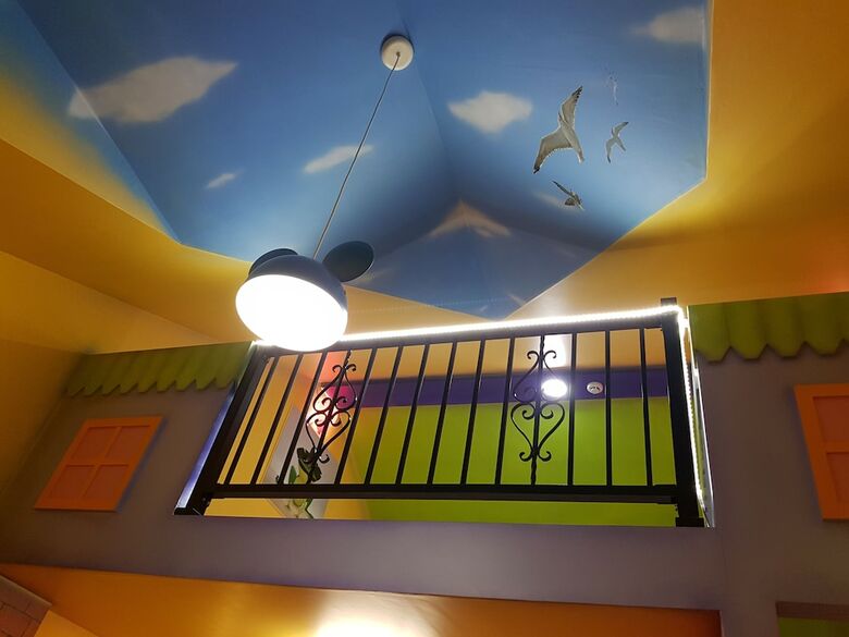 Tak's House