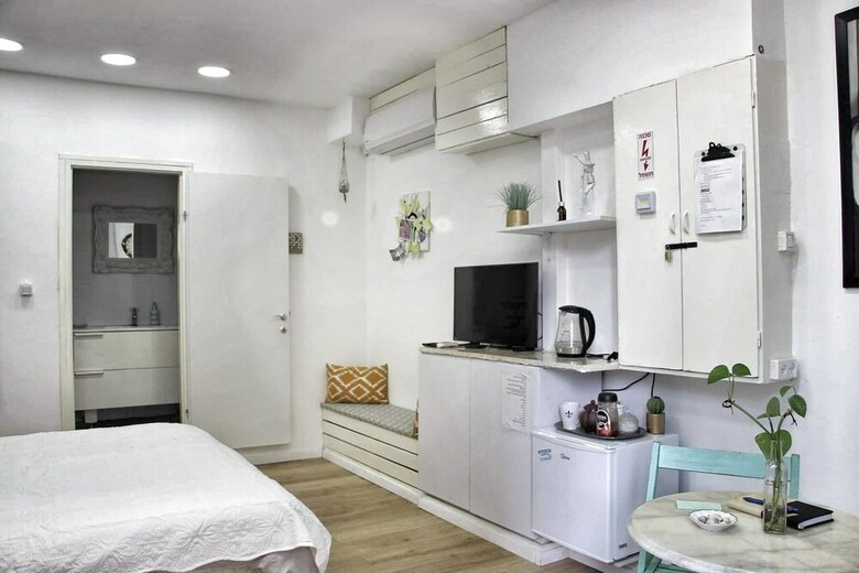 Beautiful Garden Apartment