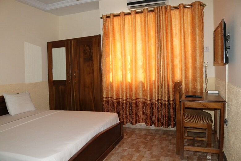 Rhogem Hotel