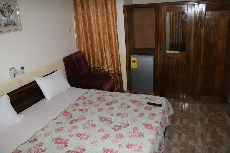 Rhogem Hotel