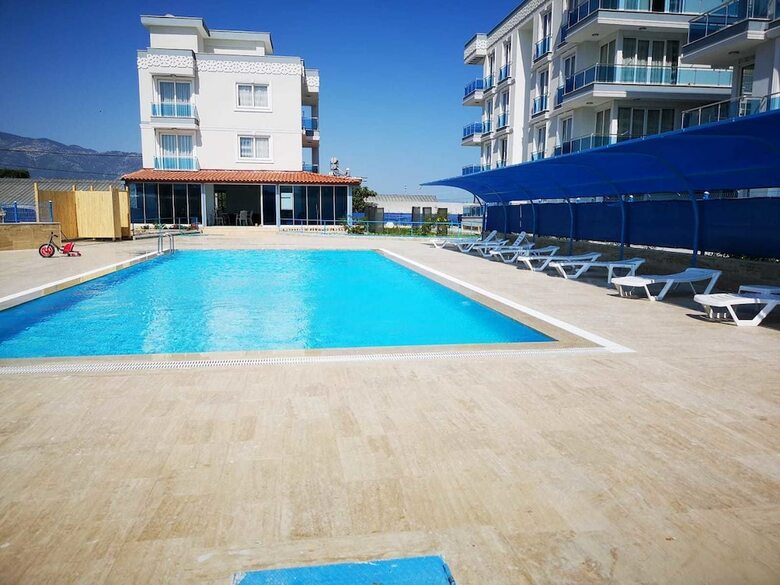 Cemre Apart