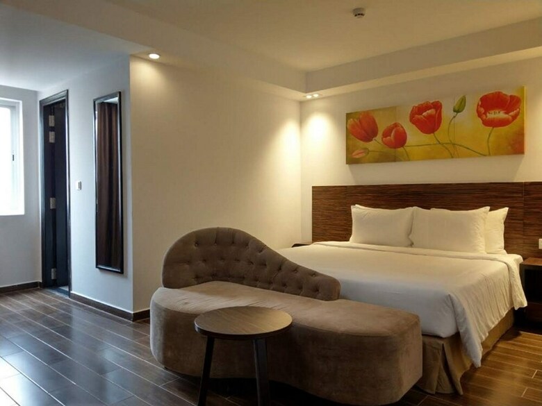 Rose Milano Villa