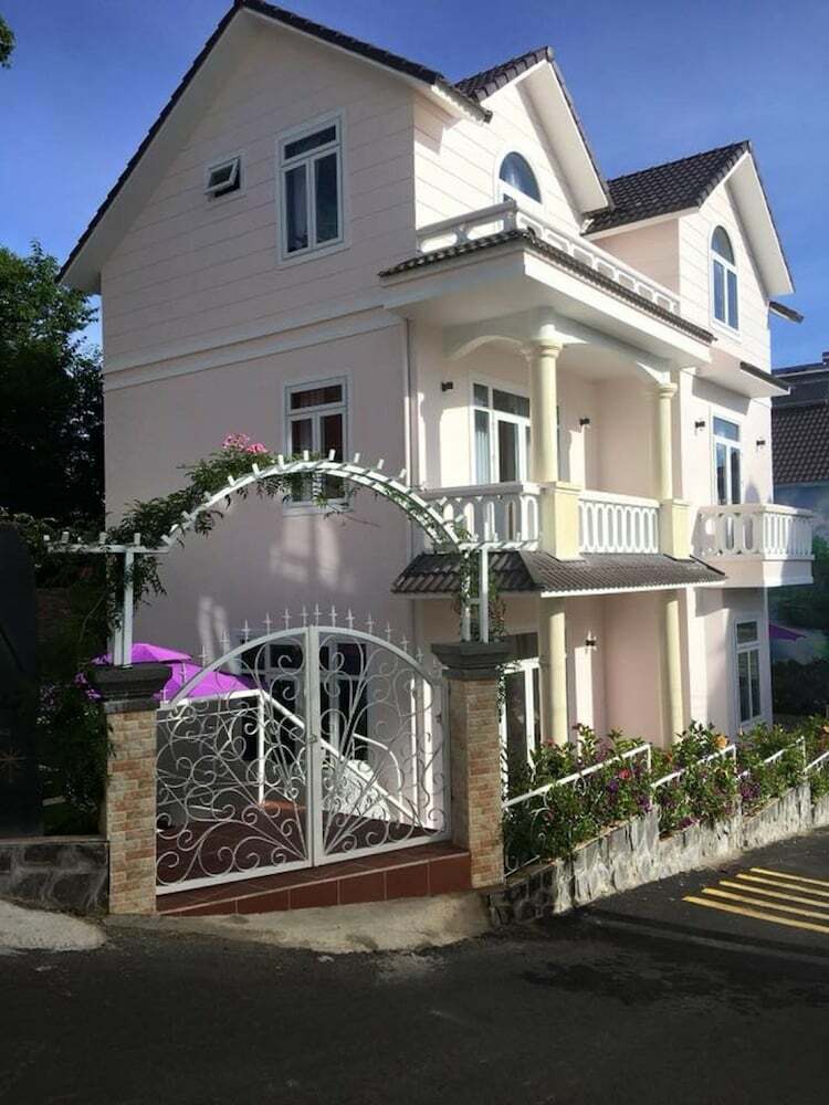Rose Milano Villa