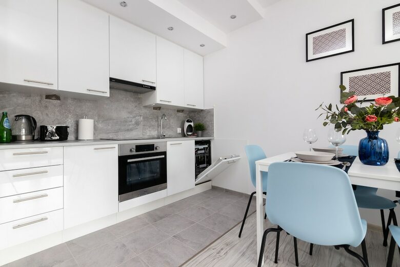West Station Business Apartment