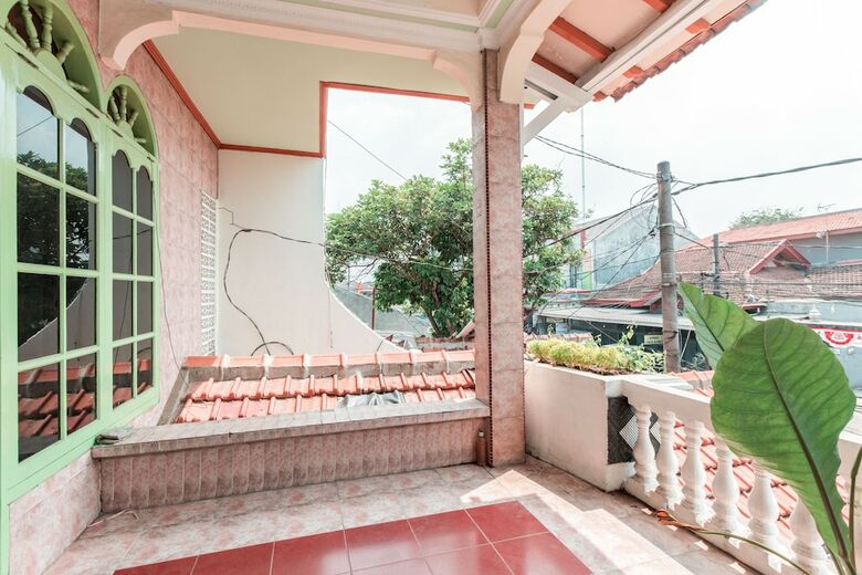 Hostal Oyo 1319 Griya Si Doel