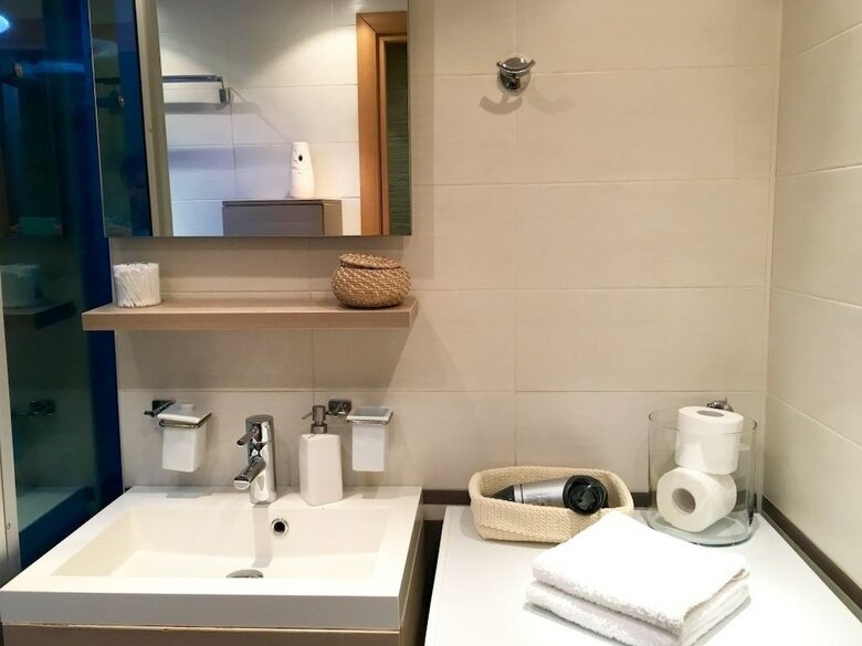 Apartment On Okeanskiy Pr. 100