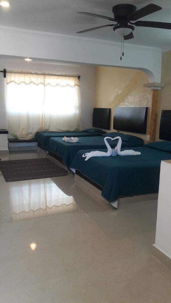 Hotel Azteca Cancun