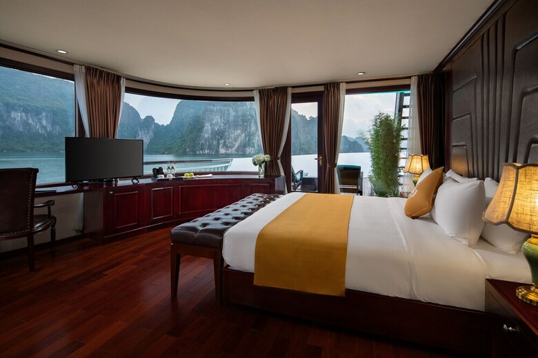 Hotel Amour Cruise