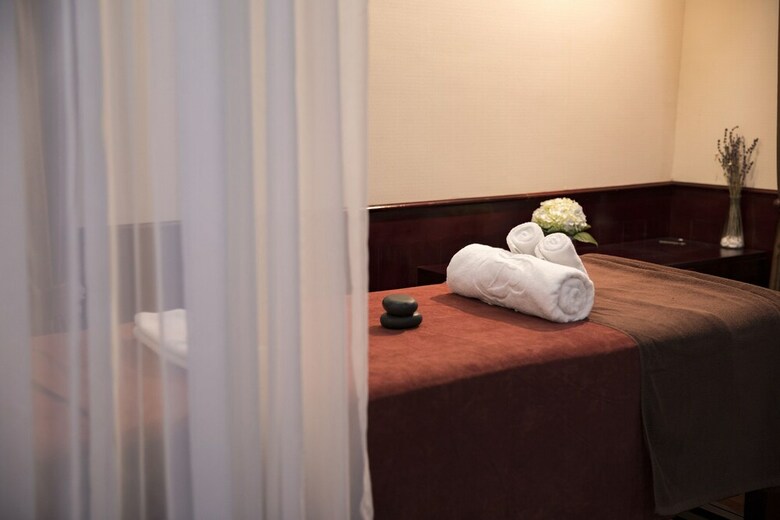 Hotel Amour Cruise