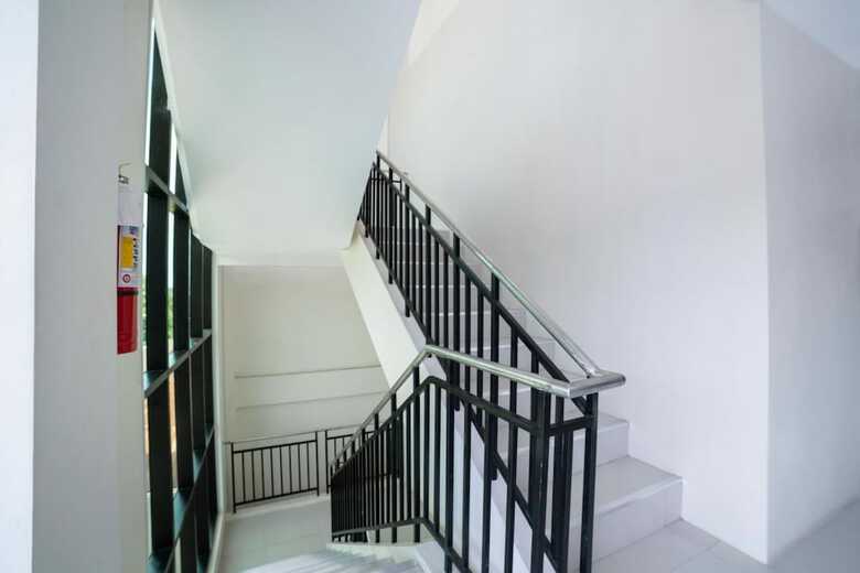 Hotel Oyo 235 R Residencia