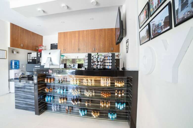 Hotel Oyo 235 R Residencia