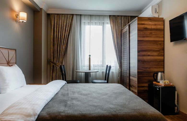 Madame Roza Hotel