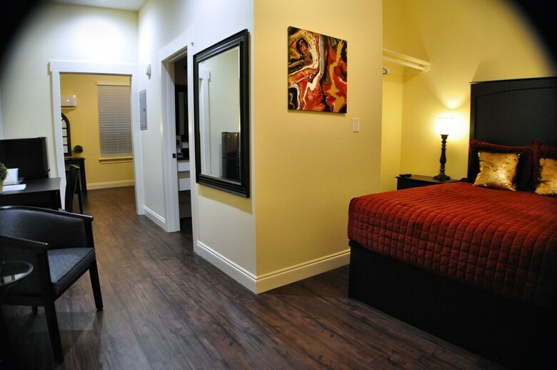 Hotel 30-a Suites