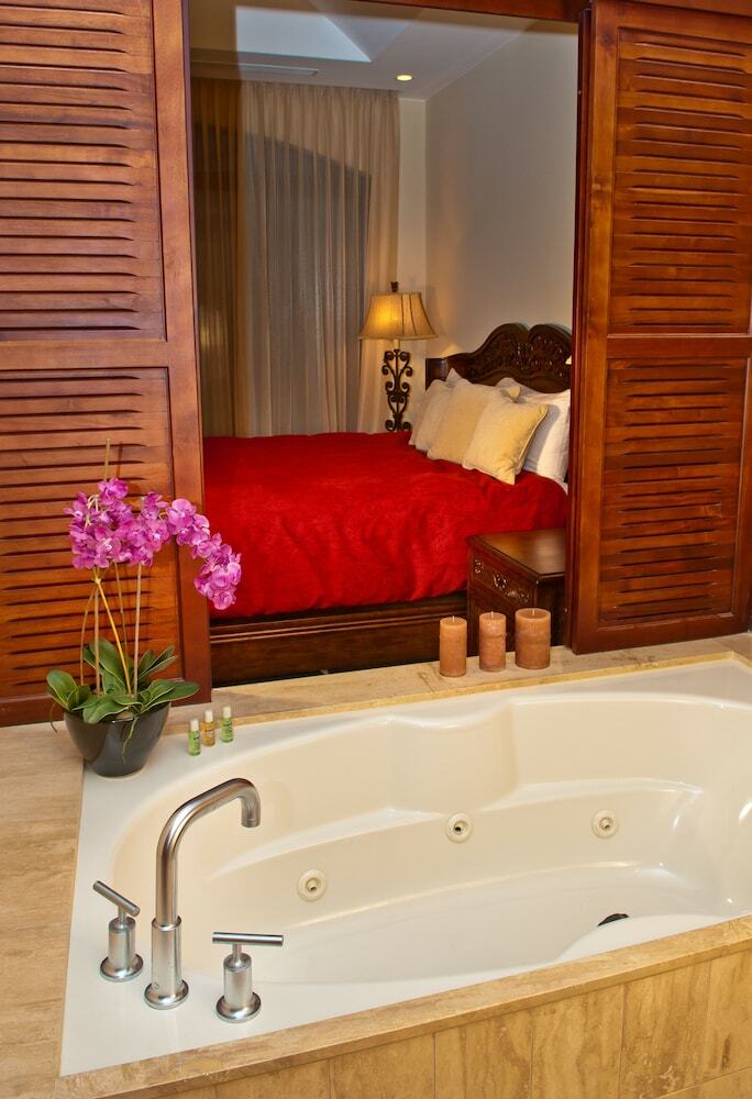 Ocean View Luxury Condo At Reserva Conchal A6