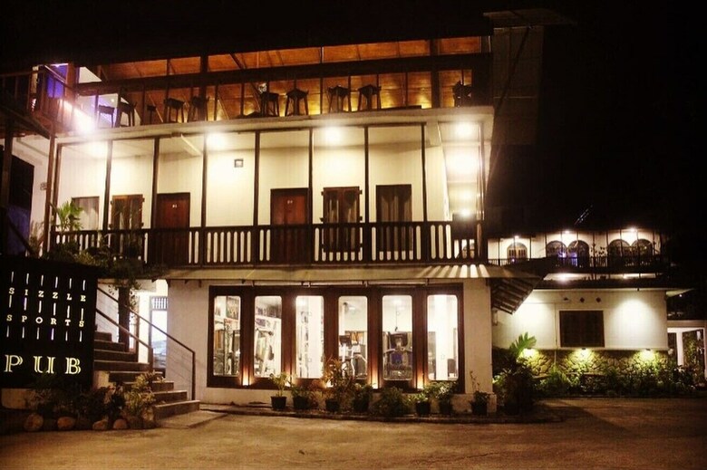 Hostal Sizzlers Hub