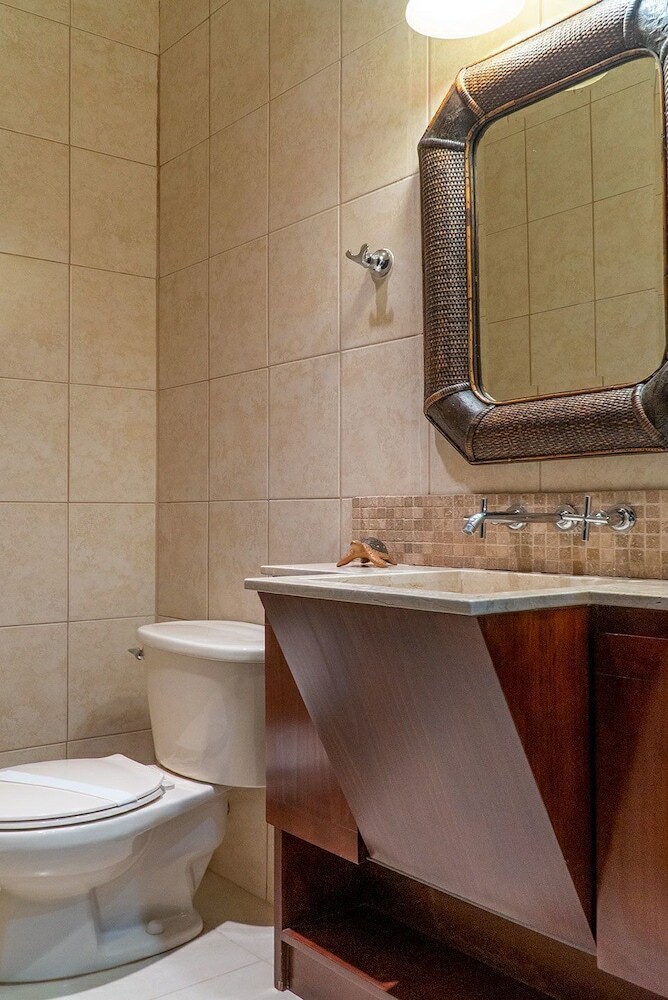 Ocean View Luxury Condo At Flamingo Towers