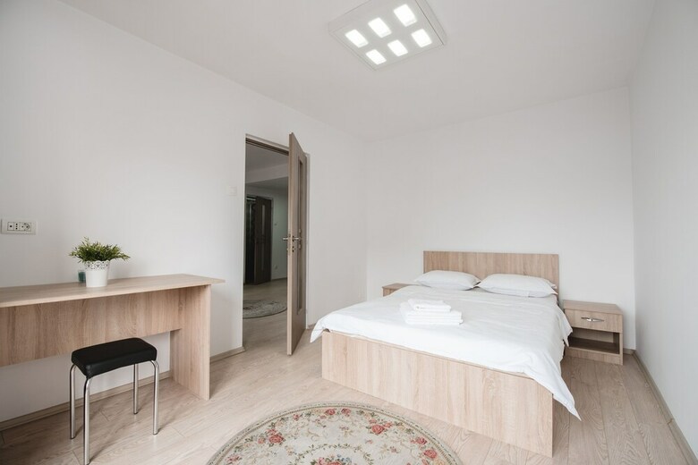 Apartment Balcescu Near Old Town