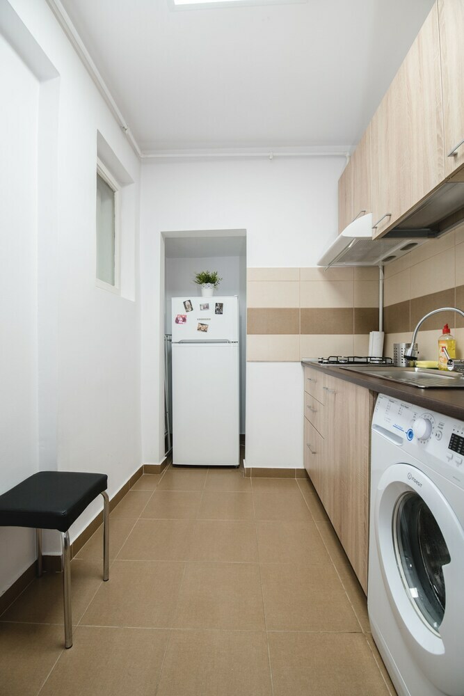 Apartment Balcescu Near Old Town