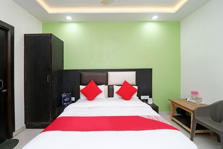Oyo 33490 Hotel Soft Petal By Rik