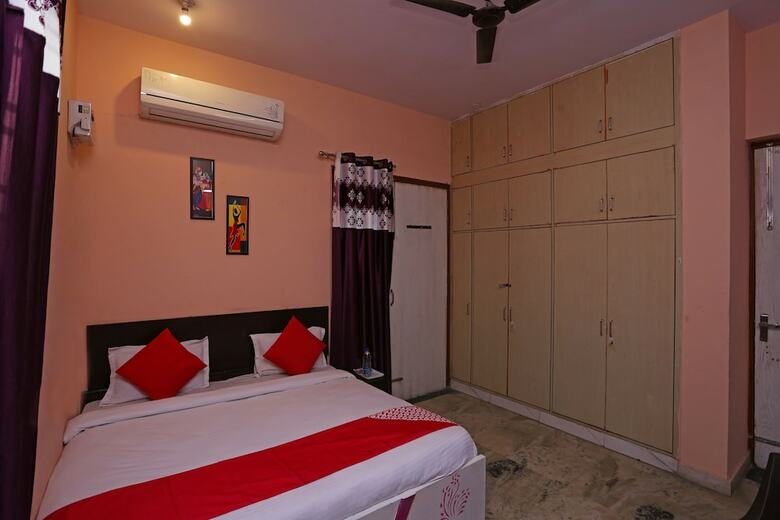Hotel Oyo 27969 Radiant Casa