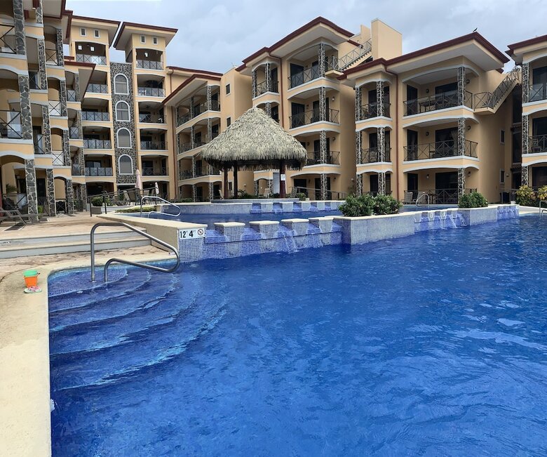 Beachfront Jaco Condos - Fully Equipped - 6 Pax