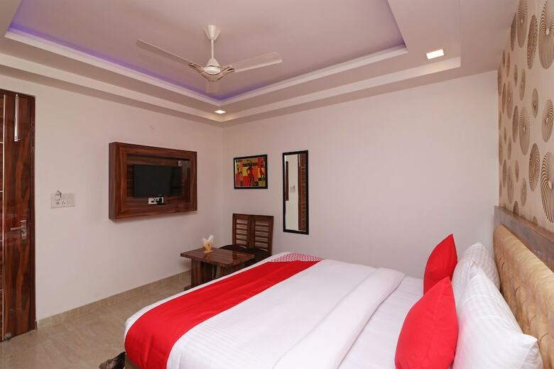 Hotel Oyo 29864 Pearl Inn