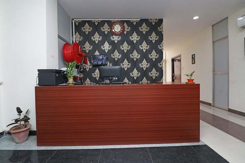 Hotel Oyo 28416 Ananya Royals