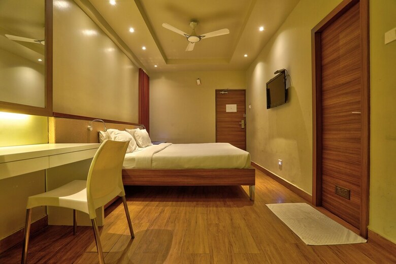 Hotel Collection O 39209 Cine City