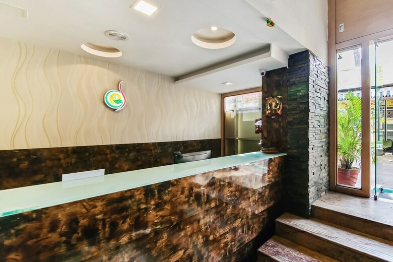Hotel Oyo 30525 Dwarka Grand