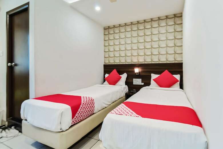 Hotel Oyo 30525 Dwarka Grand