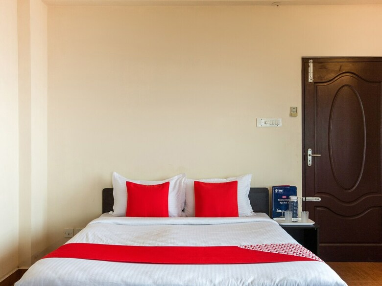 Hotel Oyo 39342 Beehive Inn
