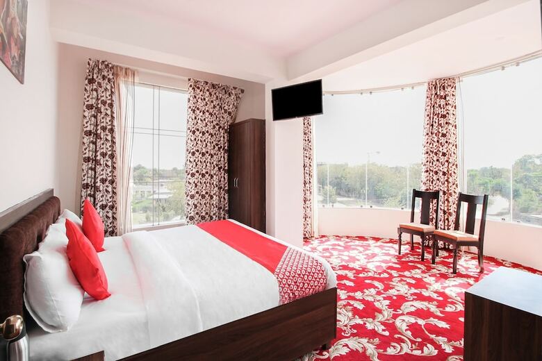 Oyo 35787 Hotel Lily Bay Prime