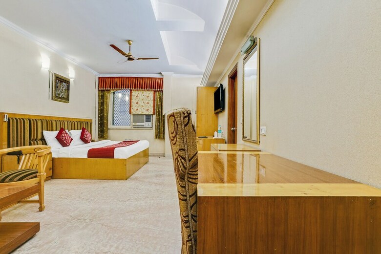 Capital O 41598 Hotel Singh Sahib